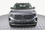 Used 2025 Volkswagen Atlas SE image 2