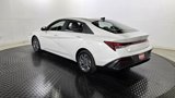 Used 2024 Hyundai Elantra SEL image 5