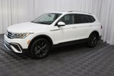 Used 2024 Volkswagen Tiguan SE w/ Panoramic Sunroof Package image 3