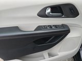 Used 2020 Chrysler Pacifica Touring-L image 5