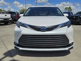 New 2025 Toyota Sienna XLE image 2