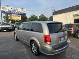 Used 2015 Dodge Grand Caravan SE image 5