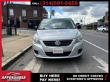 Used 2009 Volkswagen Routan S image 2