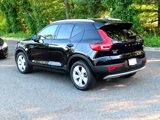 Used 2021 Volvo XC40 T5 Momentum image 3