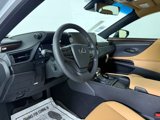 New 2025 Lexus ES 300h w/ Premium Package image 5