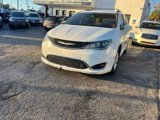 Used 2017 Chrysler Pacifica Touring-L image 6