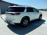 Used 2023 Nissan Pathfinder Platinum image 3