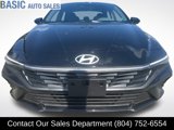 Used 2025 Hyundai Elantra SE image 2