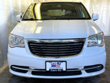 Used 2016 Chrysler Town & Country Touring image 3