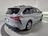 Certified 2022 Toyota Sienna XLE Woodland Edition image 4