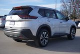 Used 2023 Nissan Rogue SV image 3