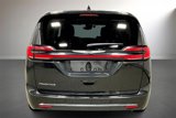 Used 2023 Chrysler Pacifica Touring-L image 6