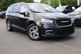 Used 2023 Chrysler Pacifica Limited image 2