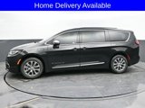 New 2025 Chrysler Pacifica Pinnacle image 2