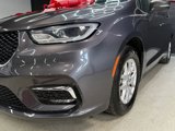 Used 2023 Chrysler Pacifica Touring-L image 3