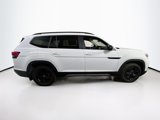 Used 2024 Volkswagen Atlas Peak Edition SE image 4
