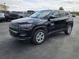 Used 2024 Jeep Compass Sport image 3