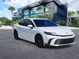 Used 2025 Toyota Camry SE image 3