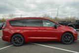 New 2025 Chrysler Pacifica Limited w/ Uconnect Theater Family Group image 6
