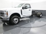 Used 2024 Ford F350 XLT image 2