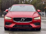 Used 2020 Volvo S60 T5 Momentum image 2
