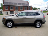 Used 2019 Jeep Cherokee Latitude w/ Cold Weather Group image 2