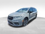 New 2025 Chrysler Pacifica Limited image 4