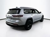 Used 2022 Jeep Grand Cherokee L Laredo image 5