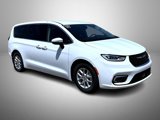 Certified 2023 Chrysler Pacifica Touring-L image 3