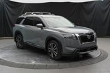 New 2025 Nissan Pathfinder Platinum image 2
