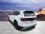 New 2025 Volkswagen Atlas Peak Edition SE image 3