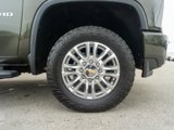 Used 2022 Chevrolet Silverado 2500 High Country w/ Safety Package II image 5