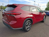 Certified 2023 Toyota Highlander XLE image 6
