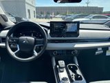 New 2025 Mitsubishi Outlander SE image 6