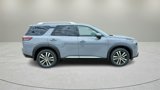 New 2025 Nissan Pathfinder Platinum image 2