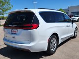 Used 2023 Chrysler Pacifica Limited image 3