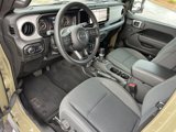 Used 2025 Jeep Gladiator Sport image 3