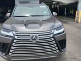 Used 2024 Lexus LX 600 4WD w/ Luxury Package image 2