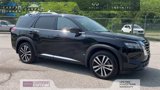 Used 2025 Nissan Pathfinder Platinum image 2