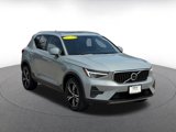 Used 2024 Volvo XC40 B5 Core image 3