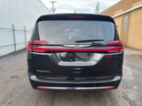 Used 2022 Chrysler Pacifica Touring-L image 6