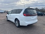 New 2025 Chrysler Pacifica Select image 5