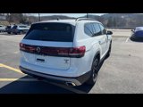 New 2025 Volkswagen Atlas Peak Edition SE image 3