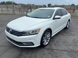 Used 2017 Volkswagen Passat 3.6 SEL Premium image 3