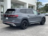 New 2025 Volkswagen Atlas Peak Edition SE image 4