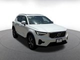 Used 2024 Volvo XC40 B5 Core image 2