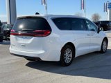 Used 2024 Chrysler Pacifica Touring-L image 5