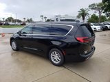 New 2026 Chrysler Pacifica Select image 3
