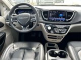 Used 2022 Chrysler Pacifica Touring-L image 2