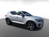 Used 2024 Volvo XC40 B5 Core image 2